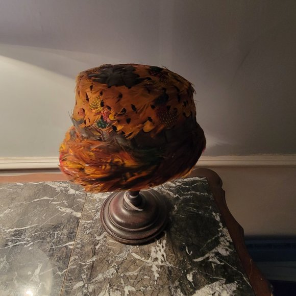 Vintage Feather Hat Circa 1940's - Hills Department Store Manchester NH - Picture 10 of 12